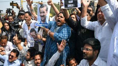 Delhi - Riot over Kejriwal's arrest, AAP-BJP workers on the streets, protesting against each other...