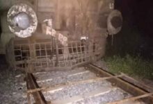 Raibareli- Conspiracy to overturn the train, cemented sleeper placed on the track in Raebareli