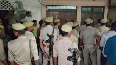 Prayagraj - Dead bodies of two constables, male and female, have been found in a room of Laj in Minhajpur locality of Shahganj police station area, police station says.
